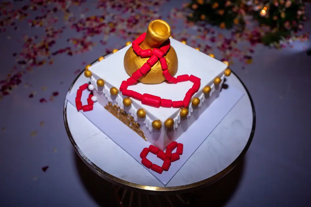 Traditional wedding cake