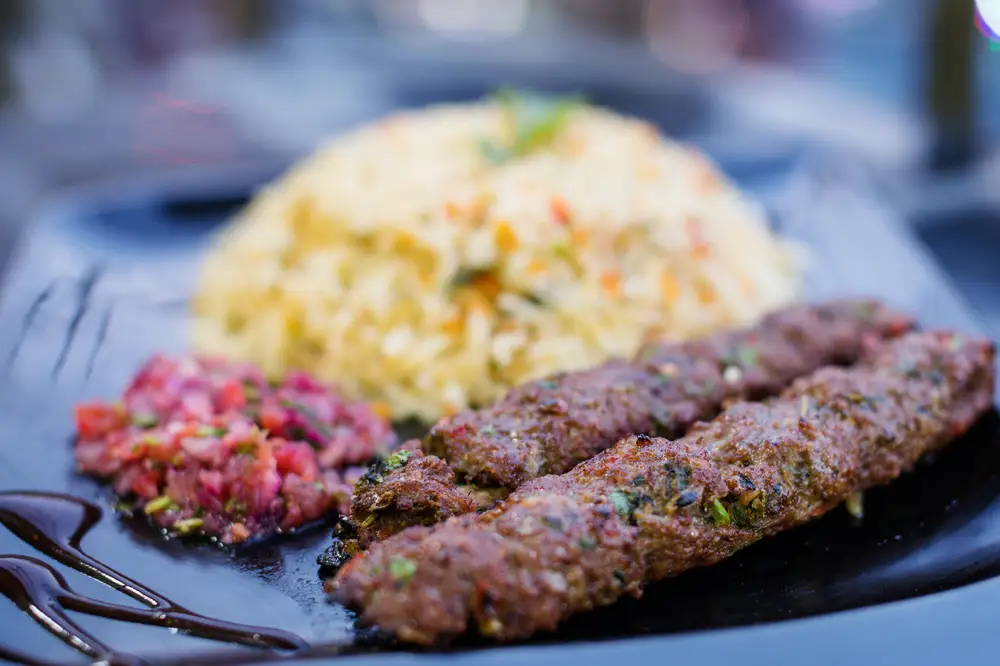 Grilled beef with rice