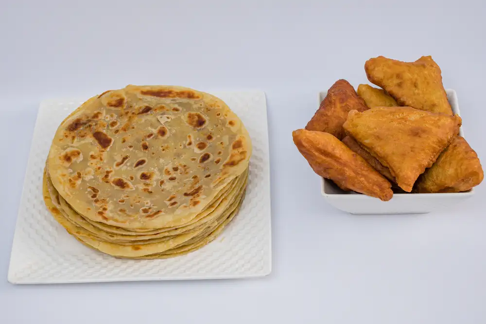 Plate of chapati and sudanese bread