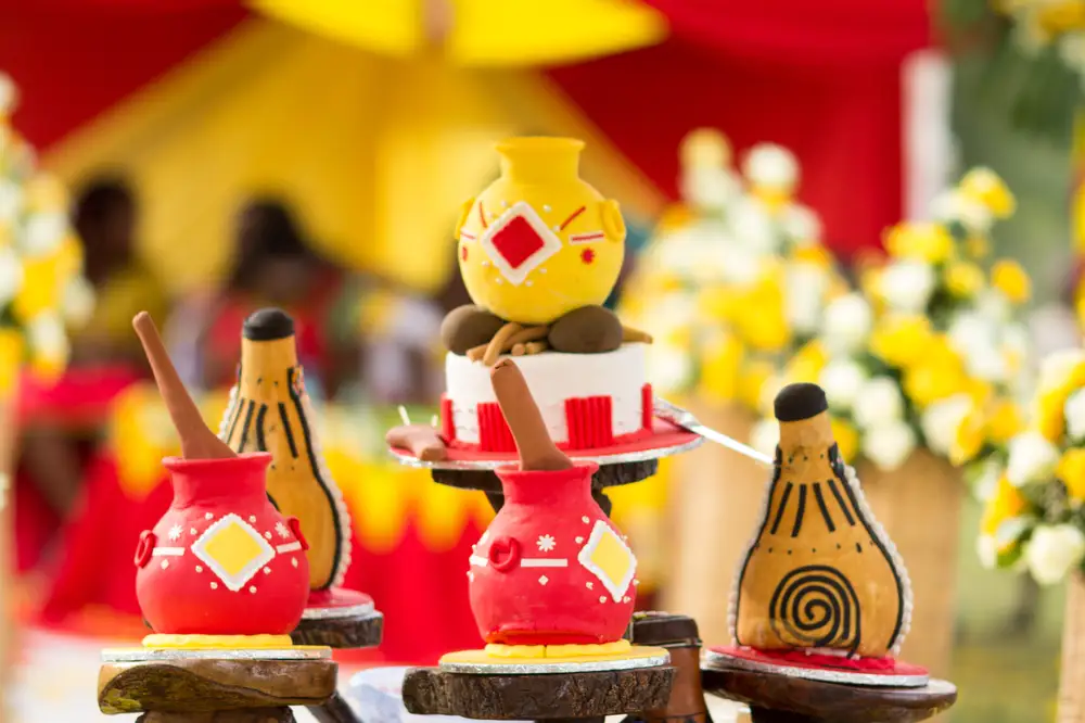 Cakes created in the shape of clay pots
