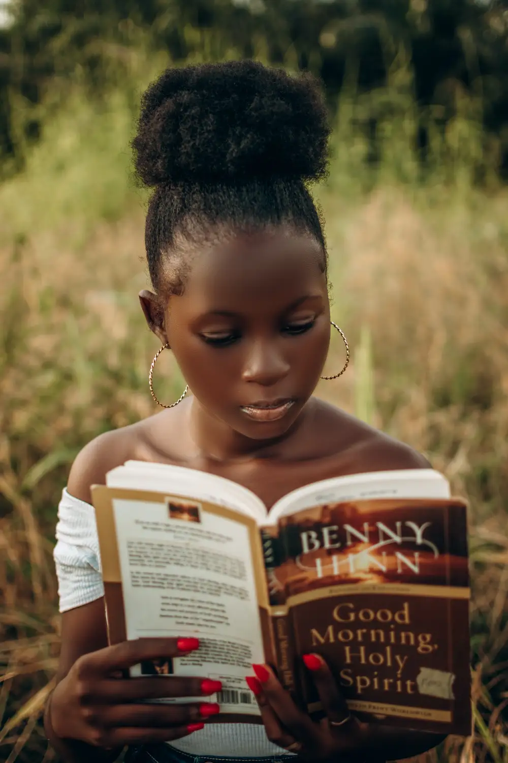 Lady reading book