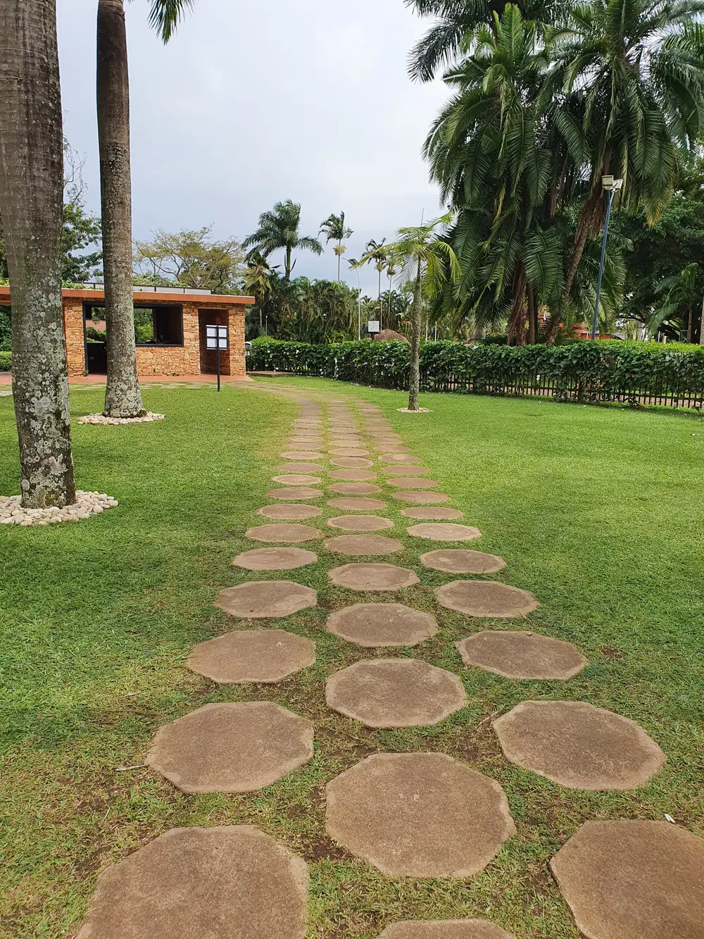 walk path in circular design pattern