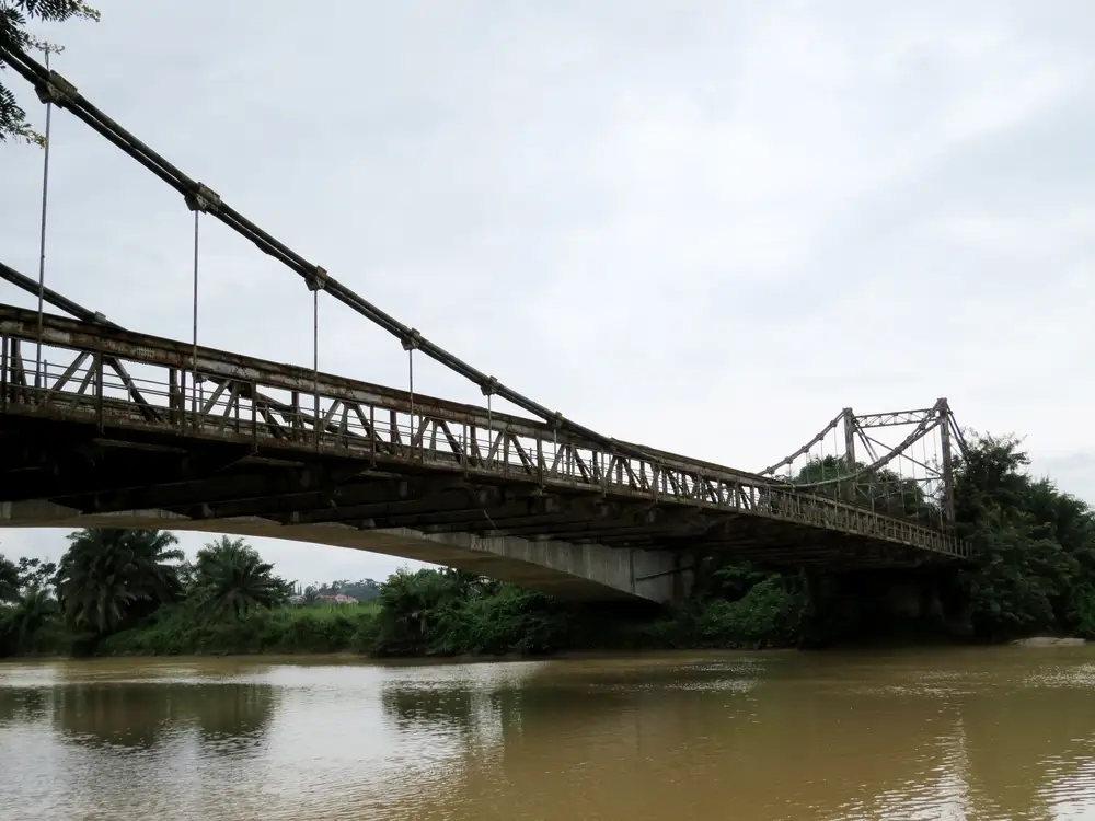 Suspension bridge