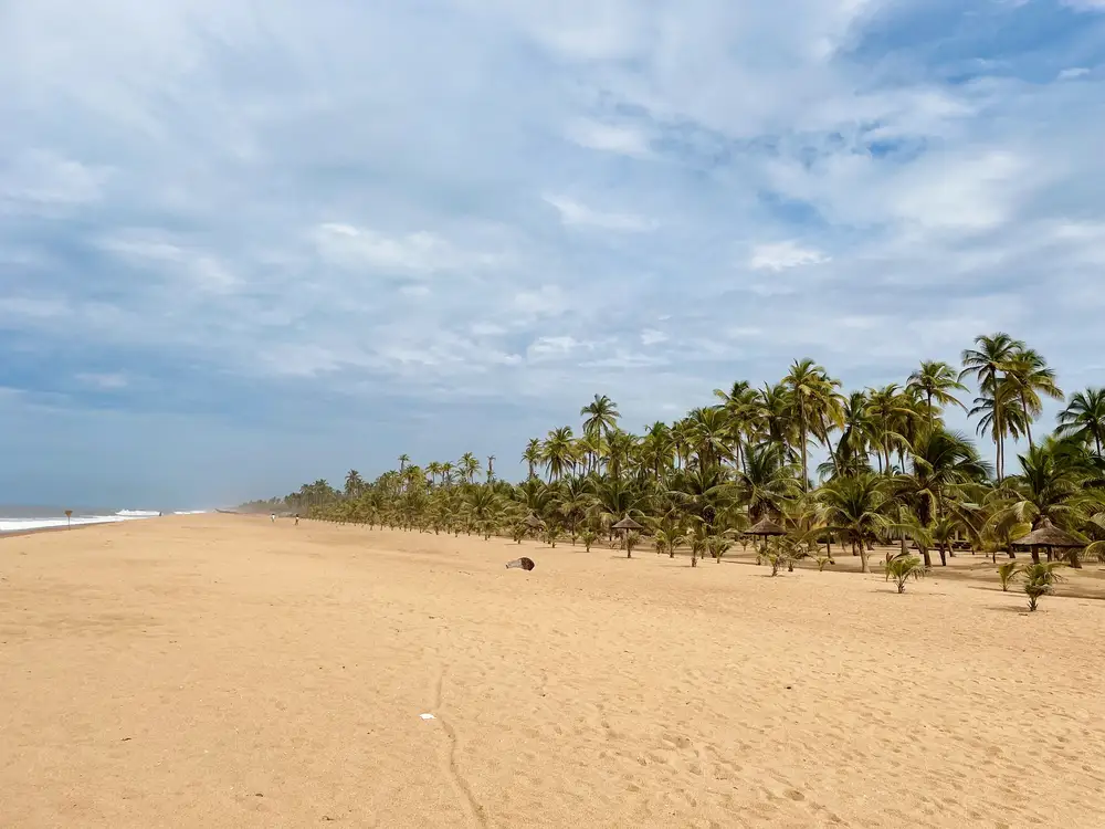 beach-front-ouidah-fDqXZF